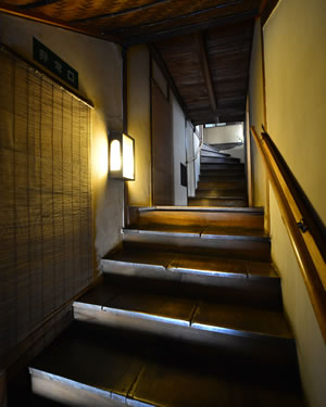 望洲楼　階段